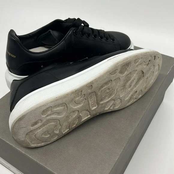 Alexander McQueen “Larry” Sneaker black/white - Picture 9 of 9